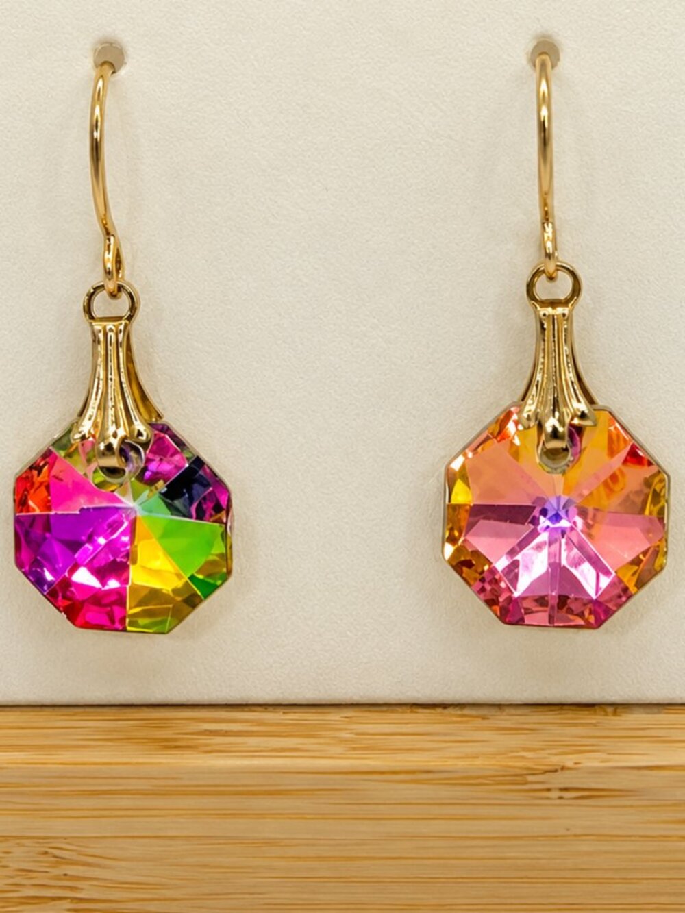 Multicolor Faceted Crystal Gold Tone Drop Earrings Like New